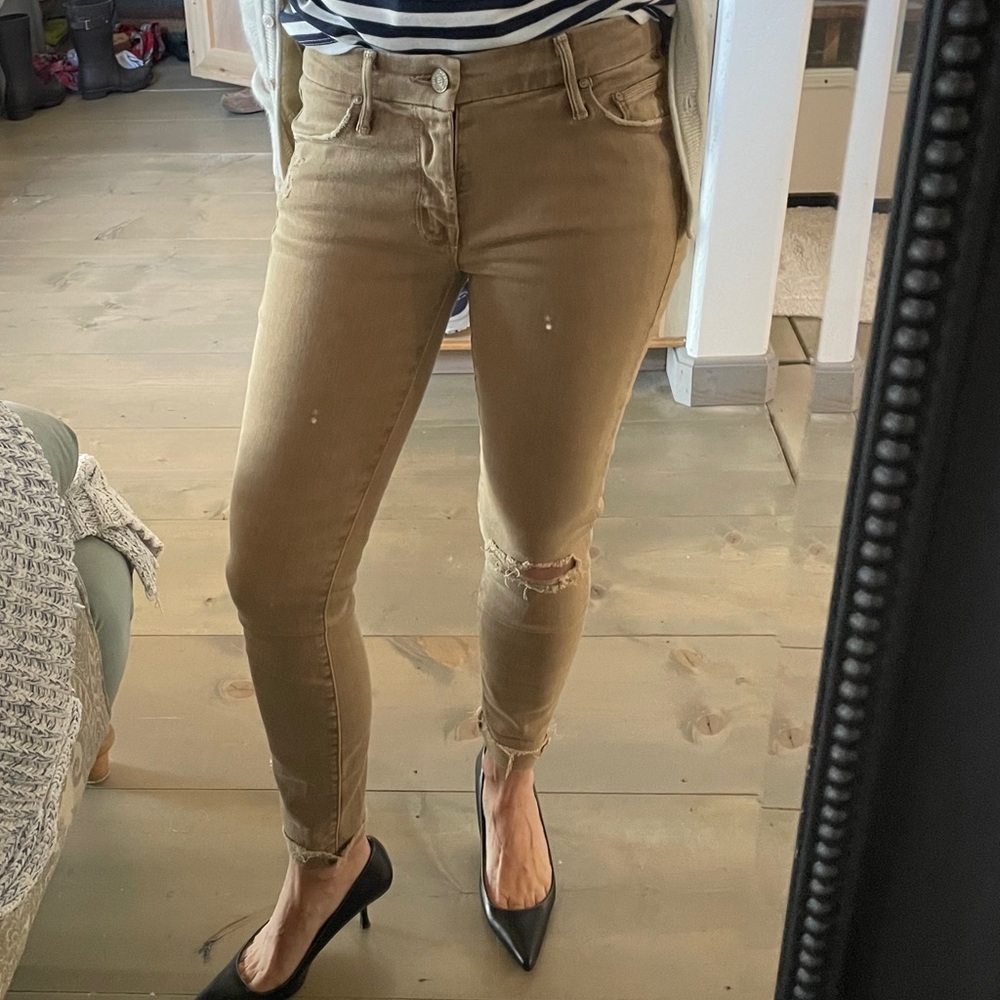 Mother looker ankle fray